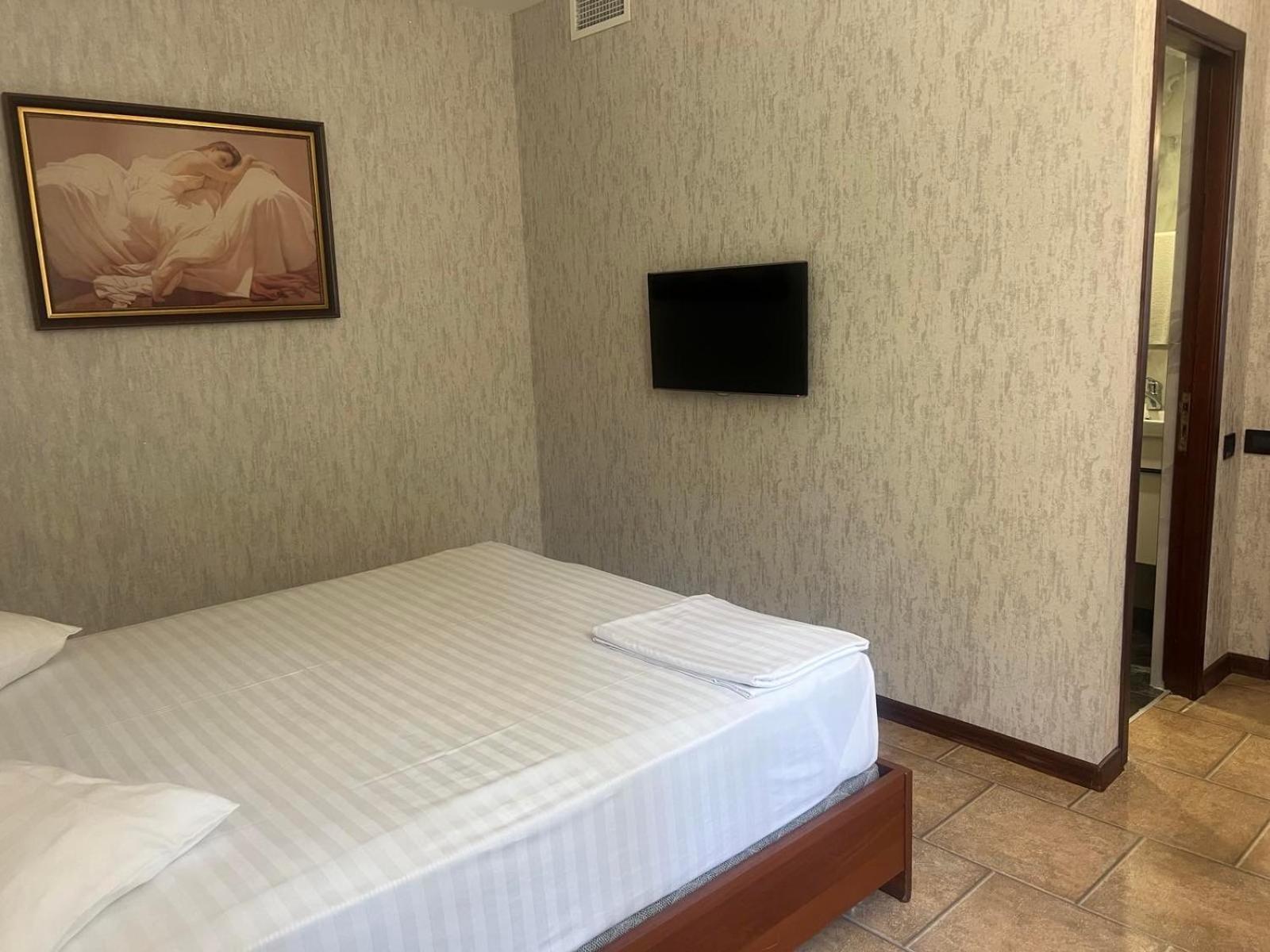 Park Avenue Hotel Yerevan Exterior photo
