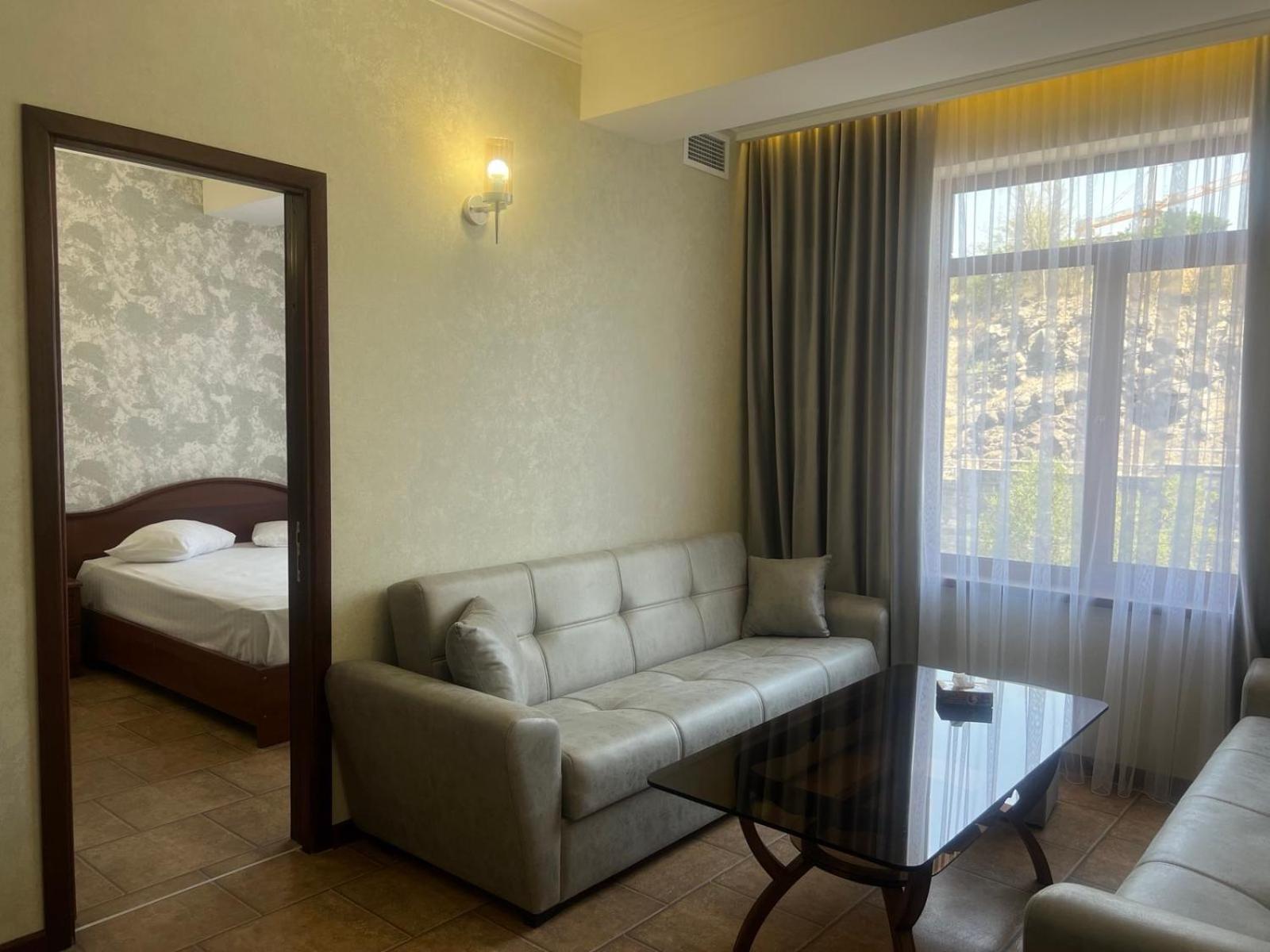 Park Avenue Hotel Yerevan Exterior photo