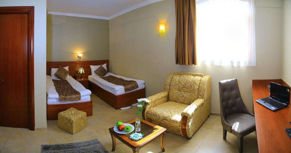 Park Avenue Hotel Yerevan Exterior photo