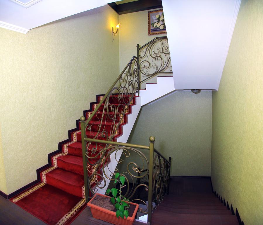 Park Avenue Hotel Yerevan Exterior photo