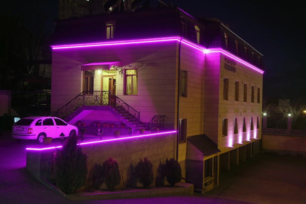 Park Avenue Hotel Yerevan Exterior photo