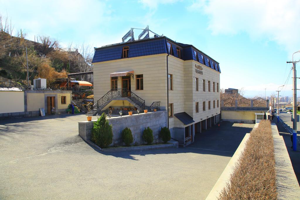 Park Avenue Hotel Yerevan Exterior photo